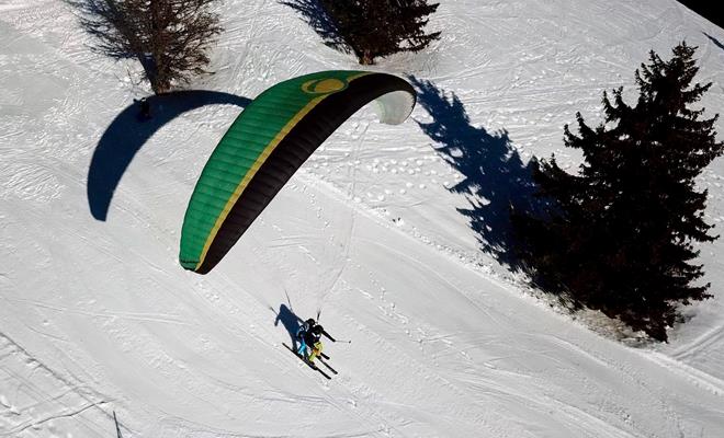 Paragliding tandem flight Courchevel – panoramic flight  - Picture 1